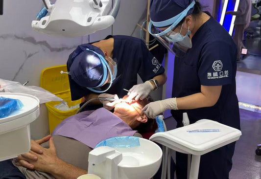 Australia Gentlemen in Shanghai Clinic for Teeth Whitening & Dental Fillings