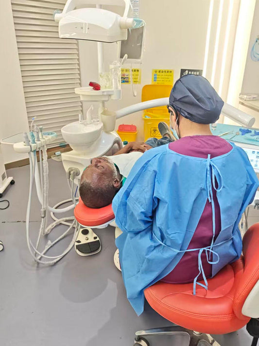 Jamaica family in Guangzhou Clinic for Veneers