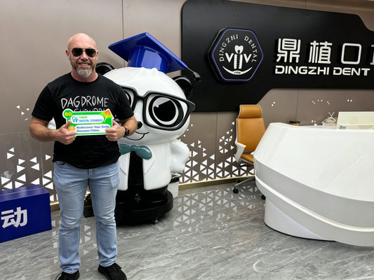 South Africa Gentlemen in Guangzhou Clinic for Dental Crown